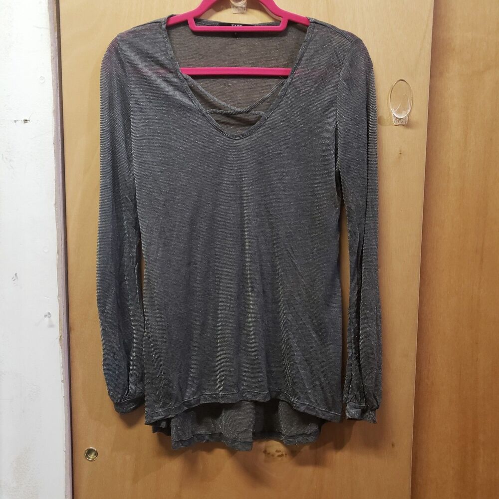 Tart long-sleeved grey V-neck top shimmering textured striped Sz Small MMM